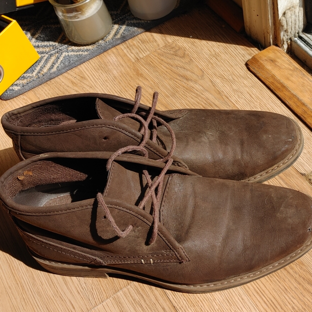 Brown dress shoes